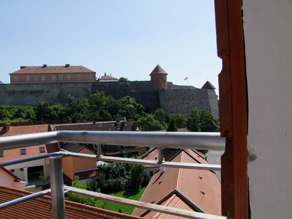 Minaret Apartman Eger Pokoj fotografie
